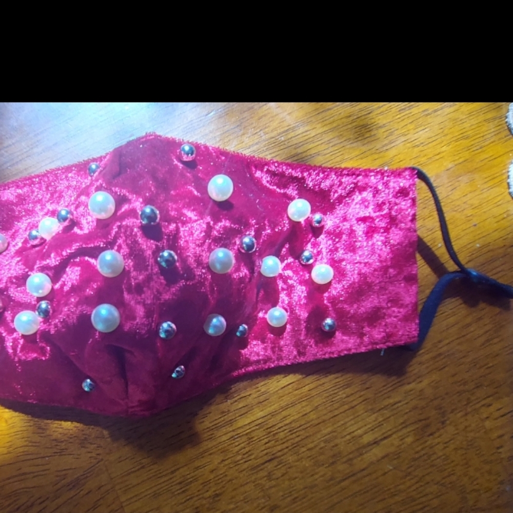 NWT Fuchsia Pink Velvet and Pearls Face Adjustable Mask . - Picture 3 of 5